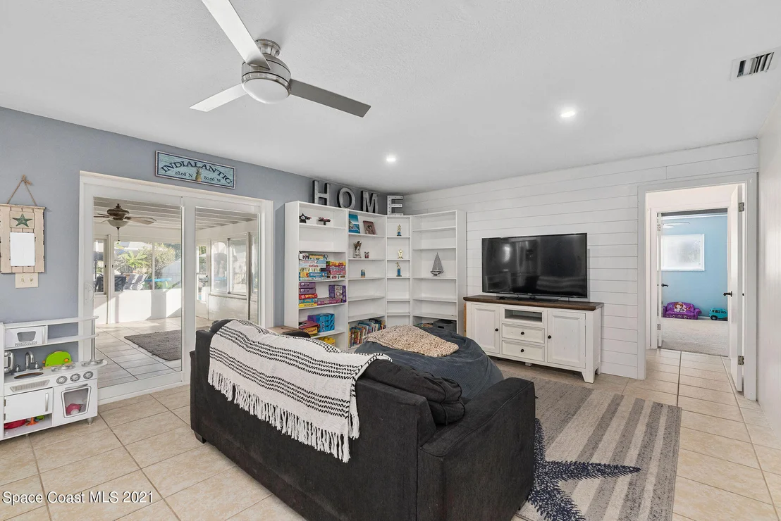 Photo of 211 Melbourne Avenue