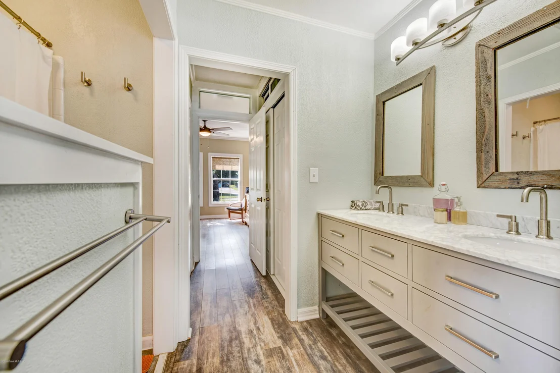 Photo of 212 1st Avenue