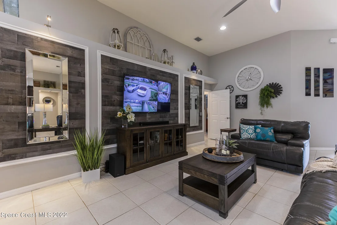 Photo of 2771 Englewood Drive