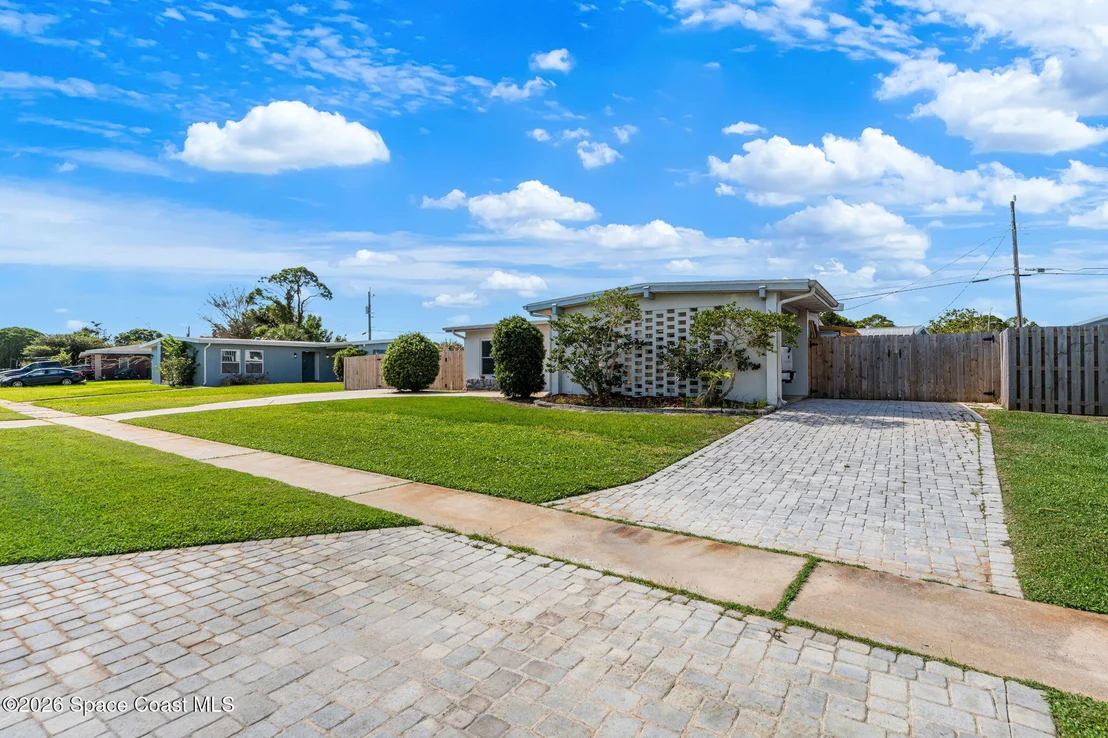 Photo of 1055 Daytona Drive NE