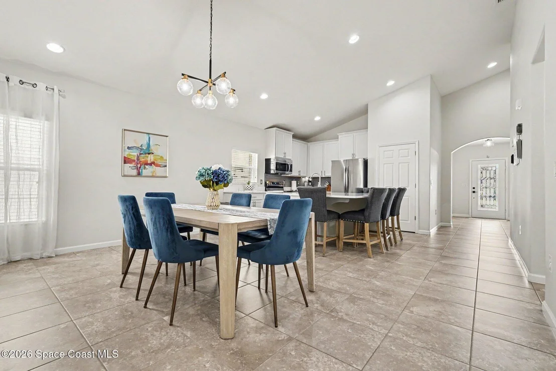 Photo of 970 Dillard Drive SE