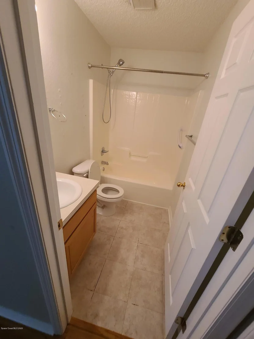 Photo of 1085 Kingfisher Way