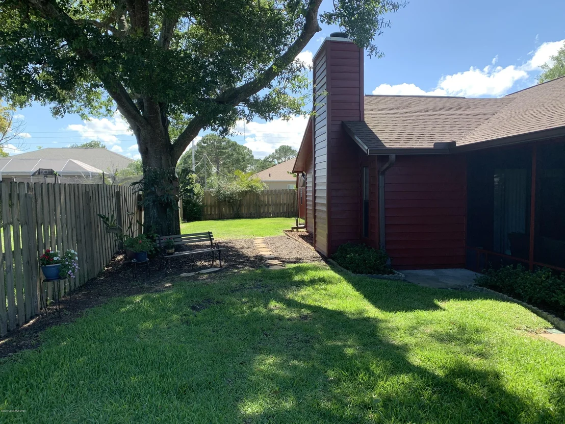 Photo of 5275 Devon Street