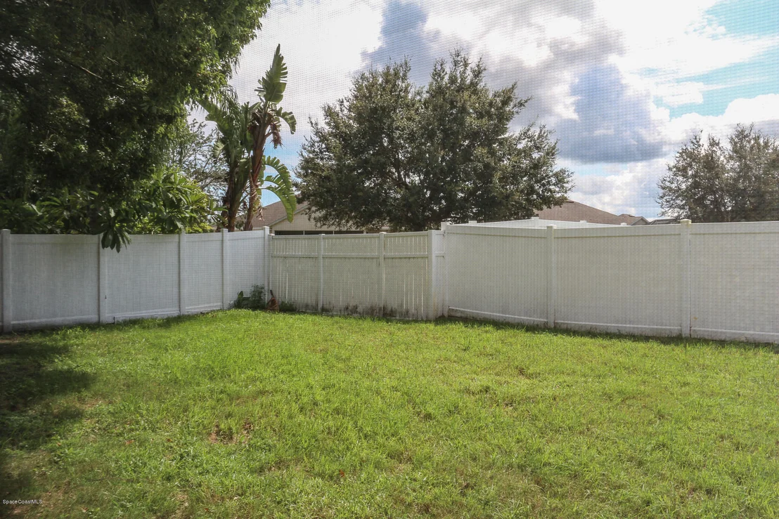 Photo of 1337 Heritage Acres Boulevard