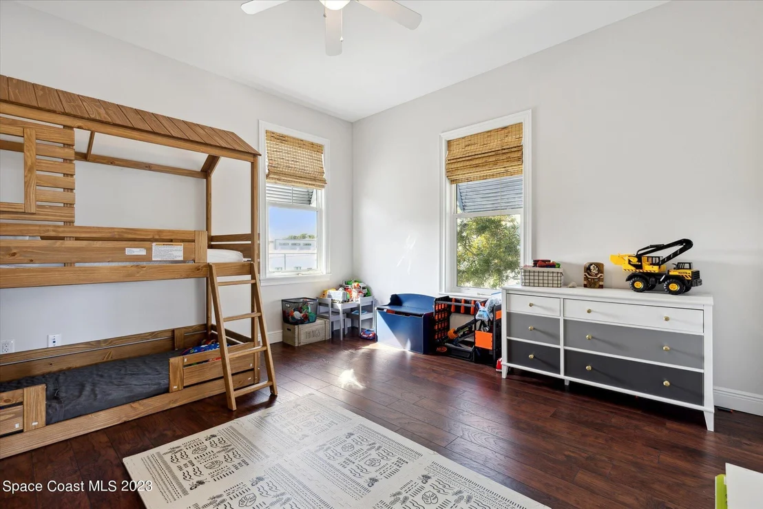 Photo of 3835 Riverside Drive