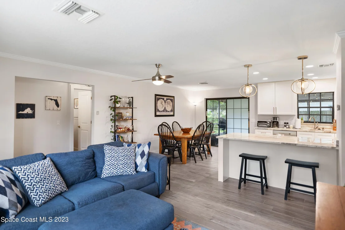 Photo of 1325 Estridge Drive