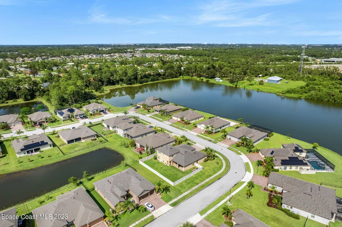 Photo of 3380 Watergrass Street