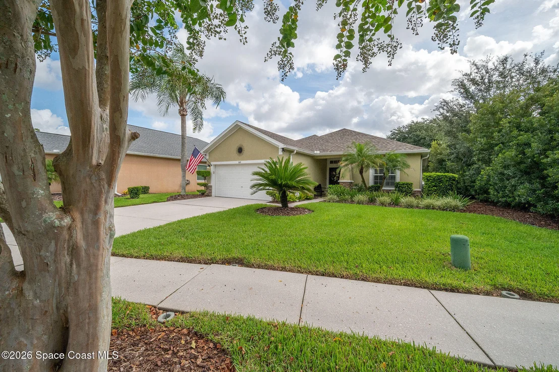 Photo of 522 Waterside Circle