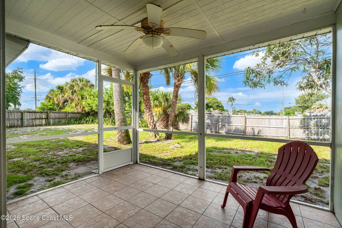 Photo of 696 Van Buren Street