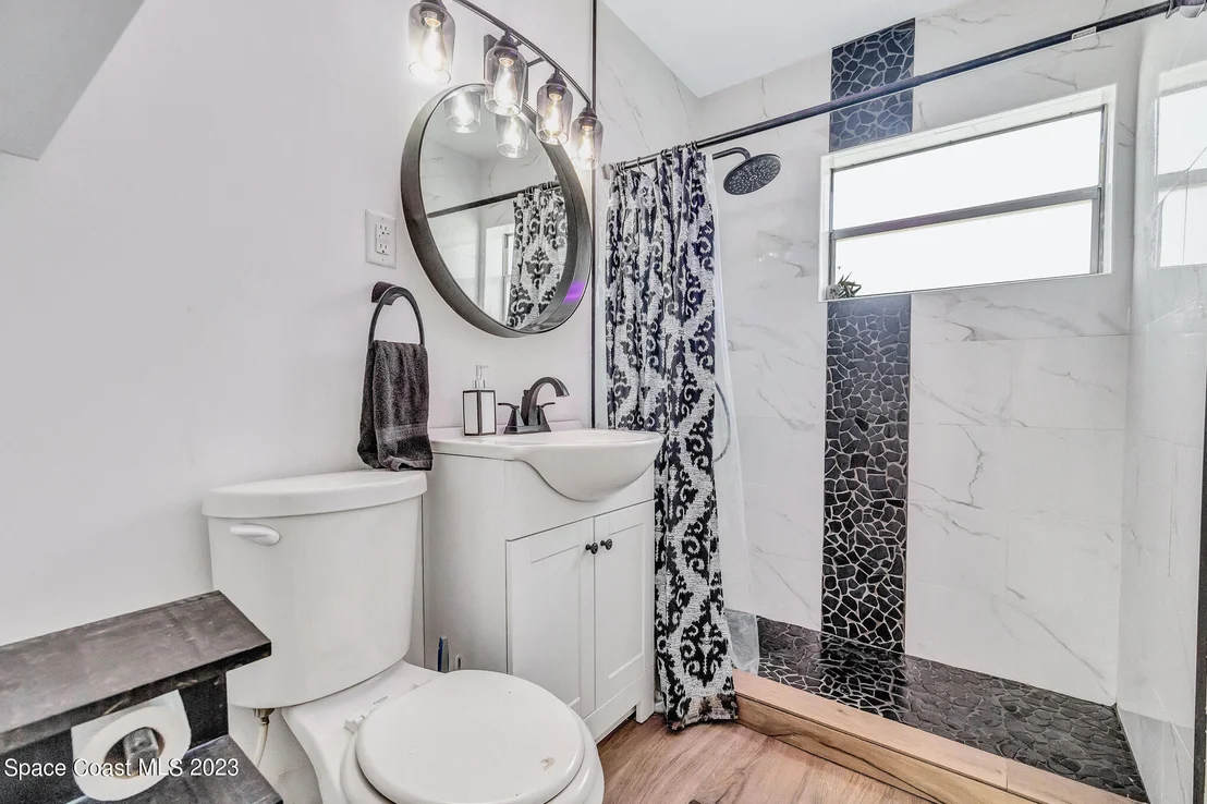 Photo of 2981 Kosuth Road NE