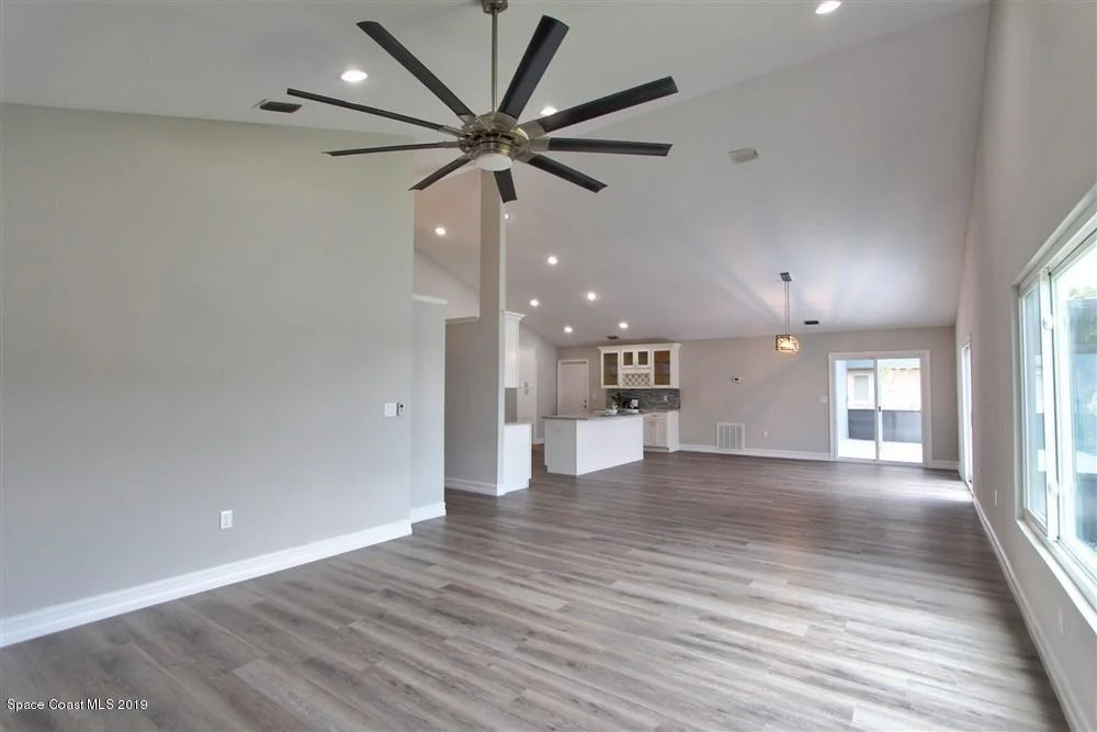 Photo of 2090 Lionel Drive