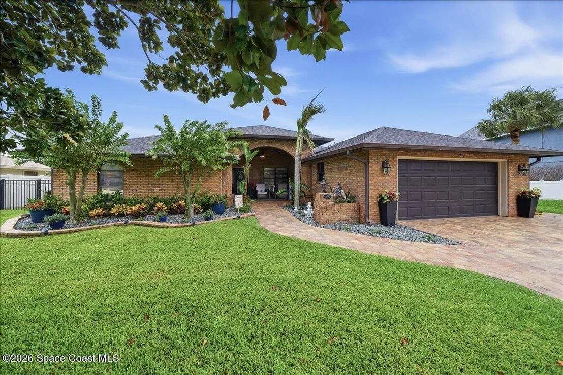 Photo of 560 Sawgrass Circle