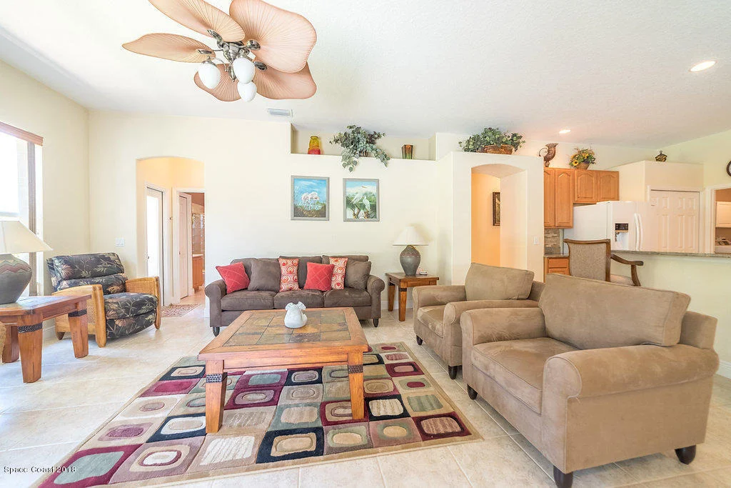 Photo of 106 SE Ridgemont Circle SE