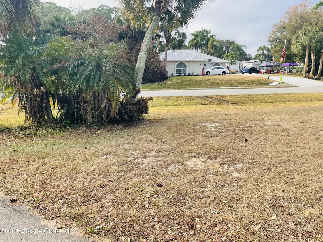 Photo of 702 Lake Drive