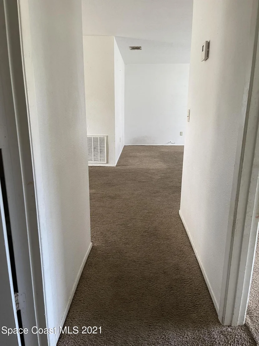 Photo of 1199 Riviera Drive NE