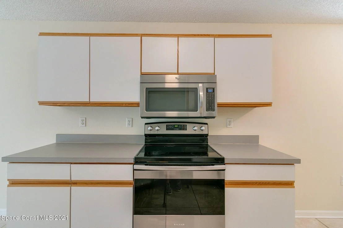 Photo of 1125 White Oak Circle