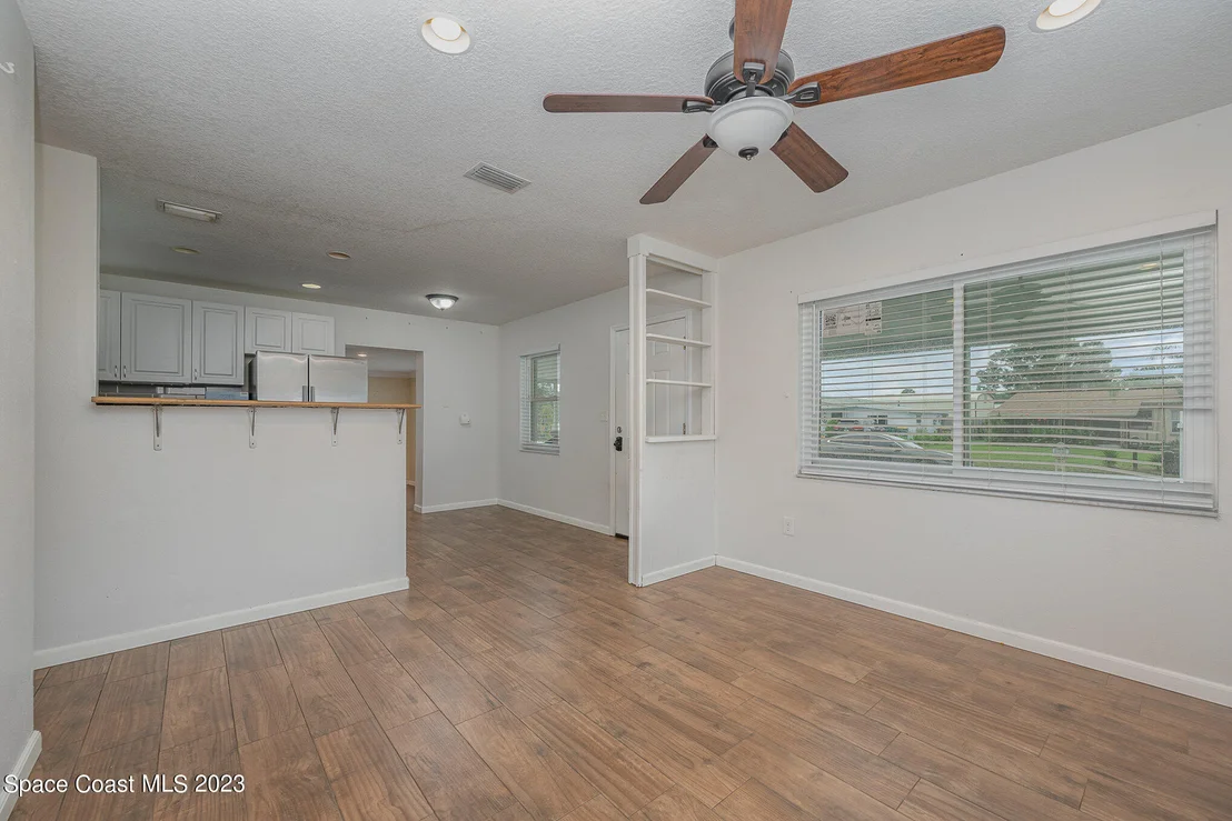 Photo of 2477 Burns Avenue