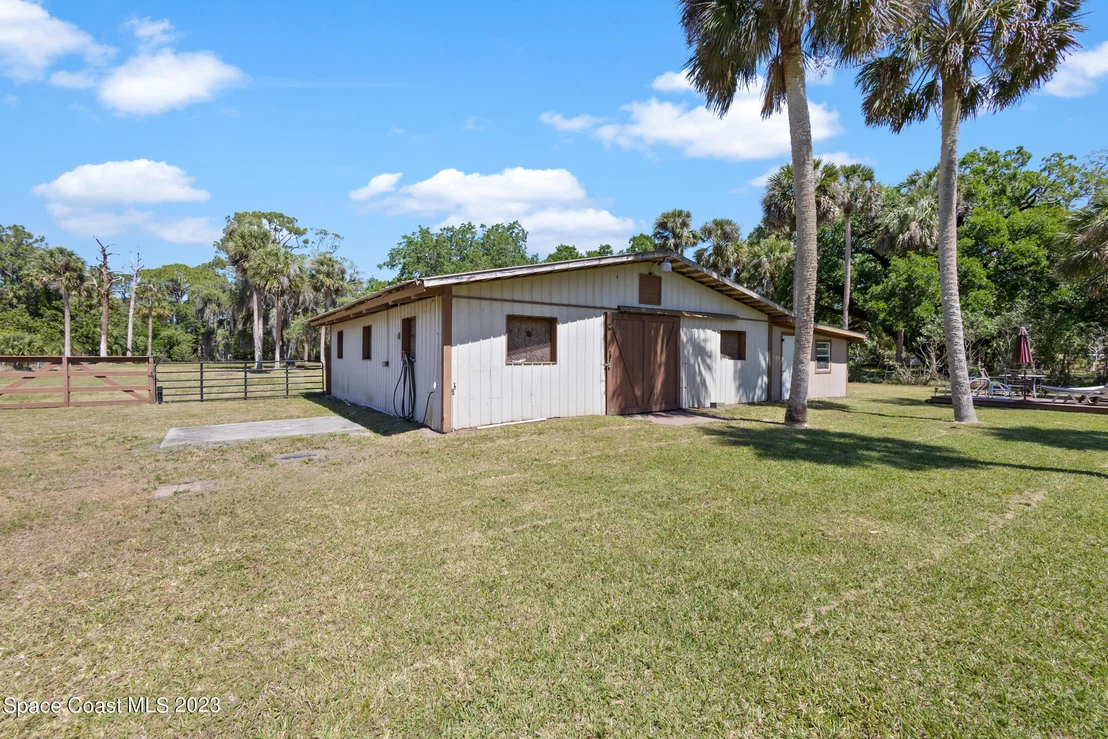 Photo of 2490 Lake Drive