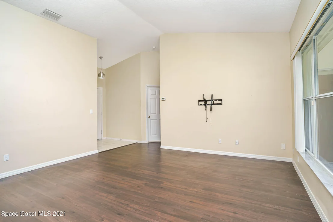 Photo of 1528 Bronco Drive