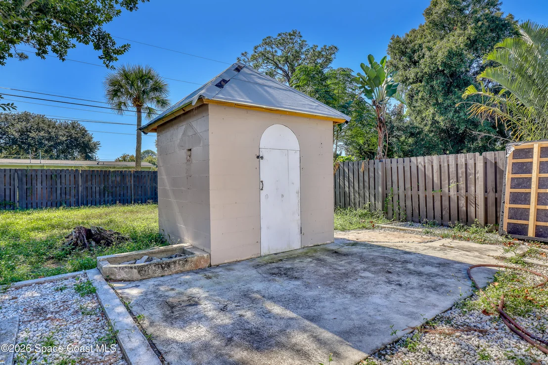 Photo of 1051 Grove Avenue