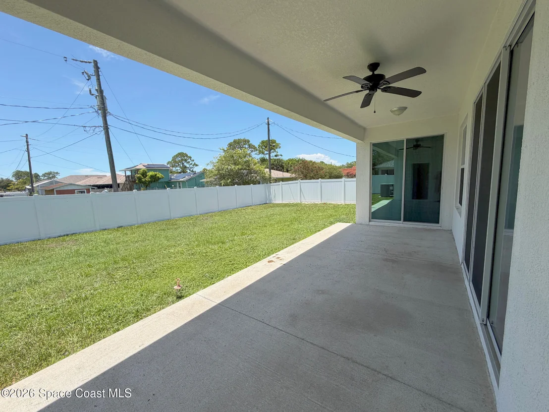 Photo of 382 Eldron Boulevard NE