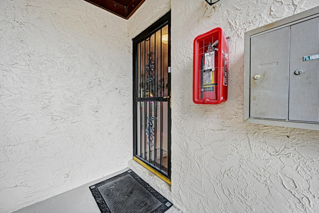Photo of Unit 4H at 2500 Eagle Drive
