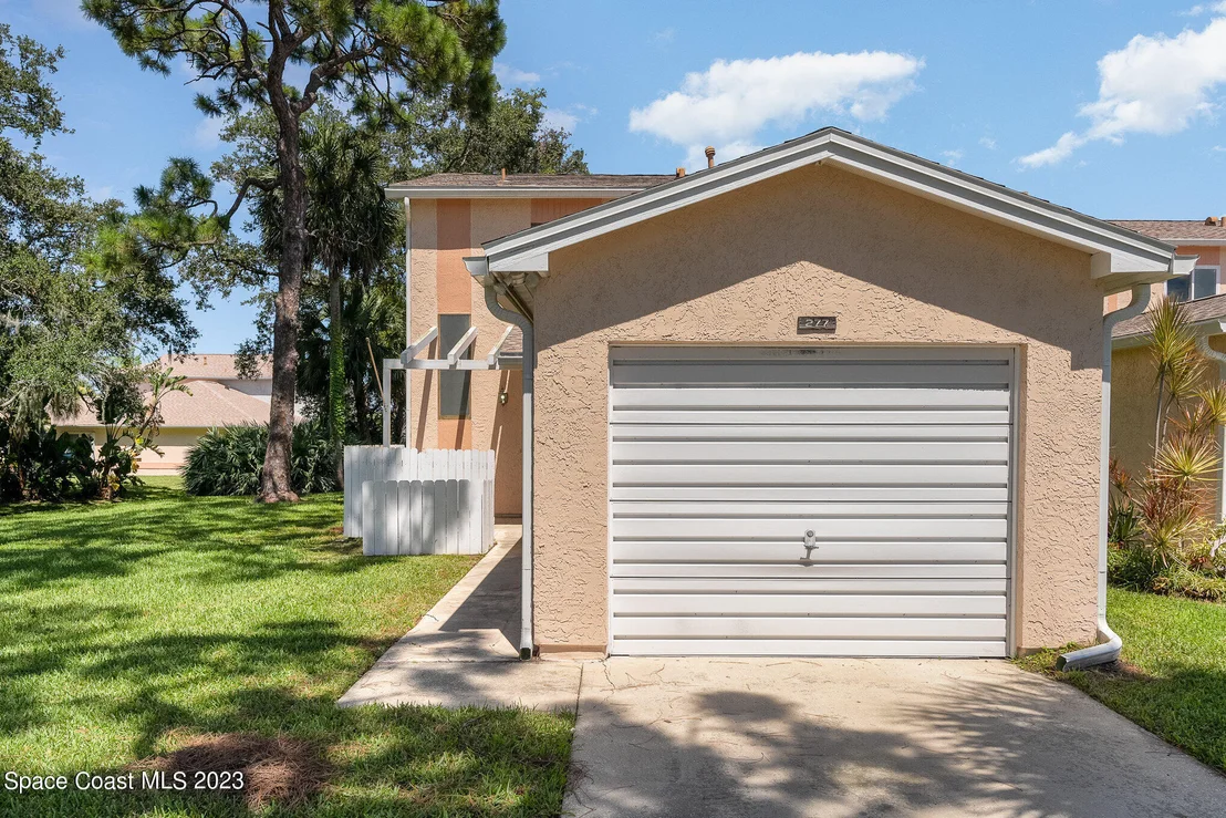Photo of Unit 113 at 277 Current Drive