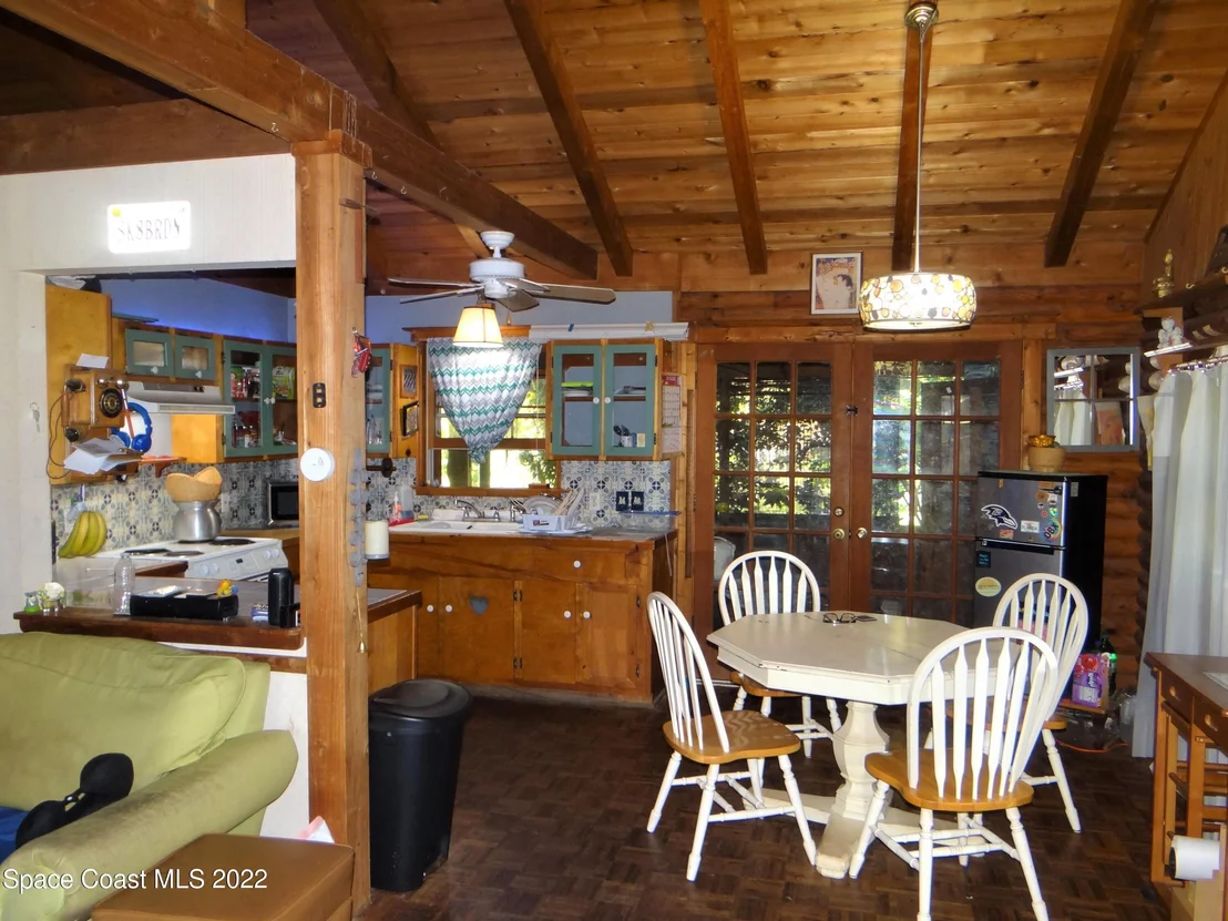 Photo of 690 La Veta Drive
