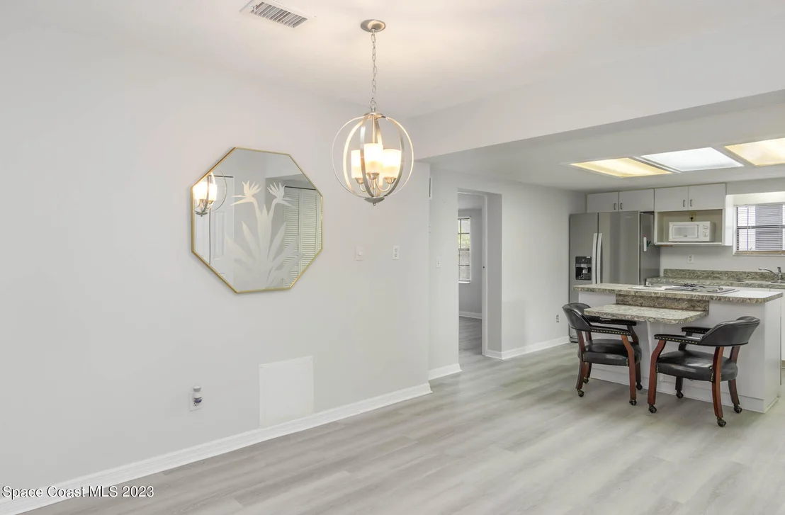 Photo of 13 S Palmway Avenue