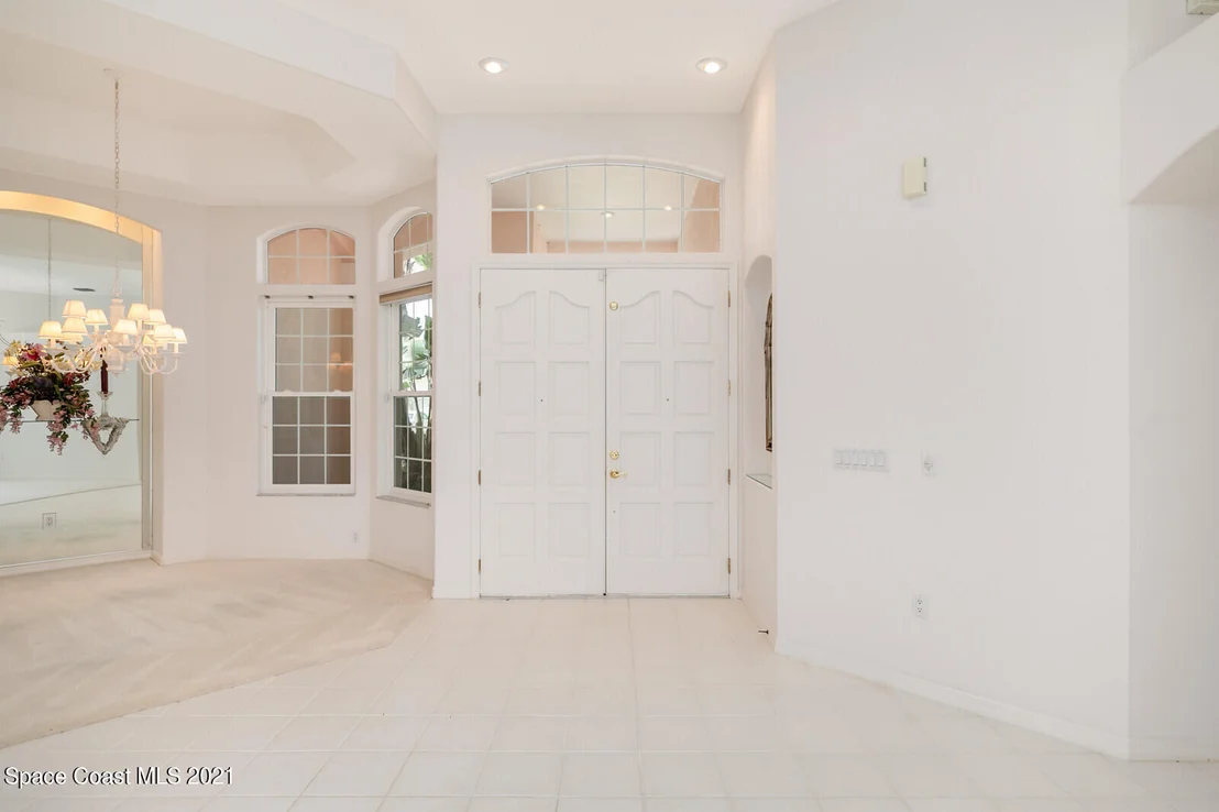 Photo of 476 Kimberly Drive