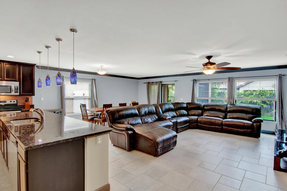 Photo of 700 Parnell Avenue