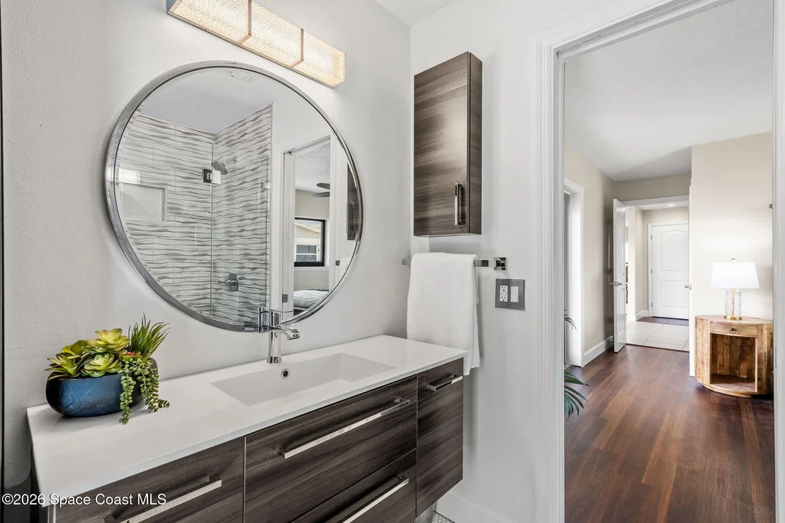 Photo of 213 River Road