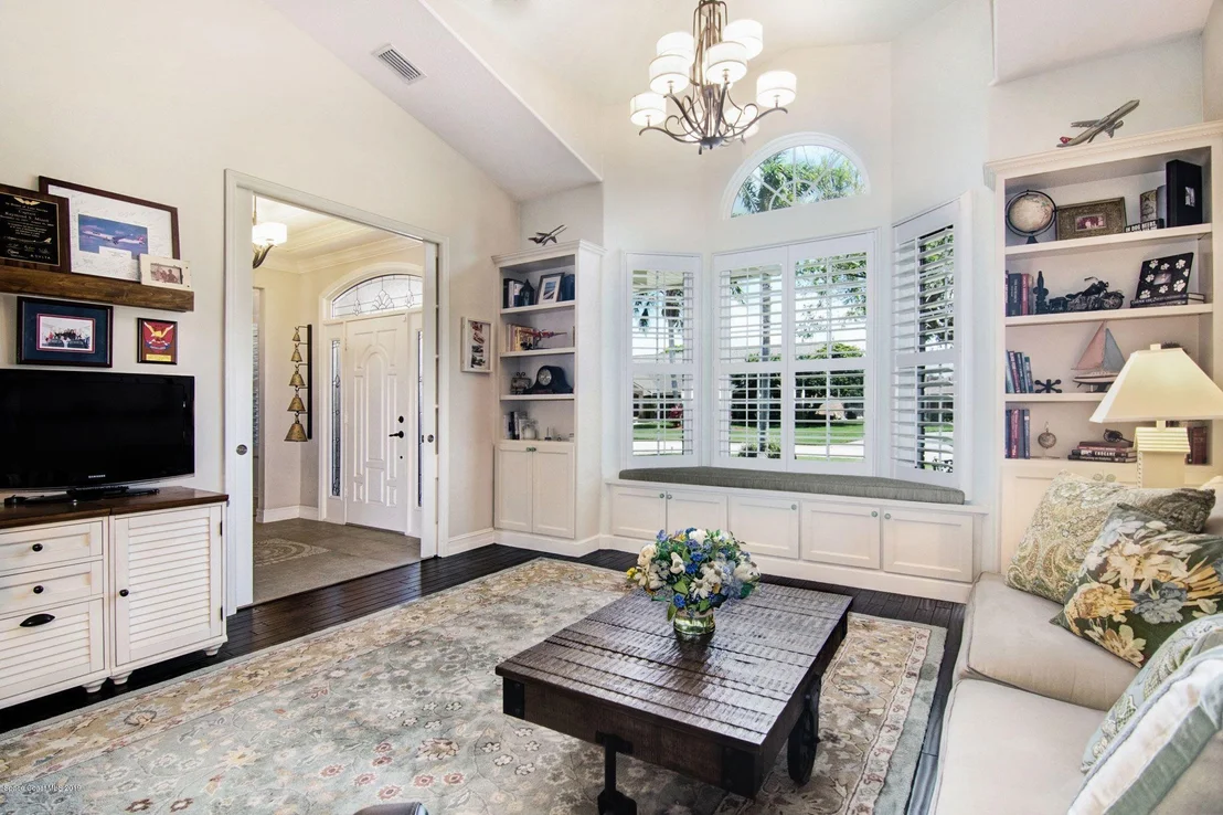 Photo of 1242 Silver Lake Drive