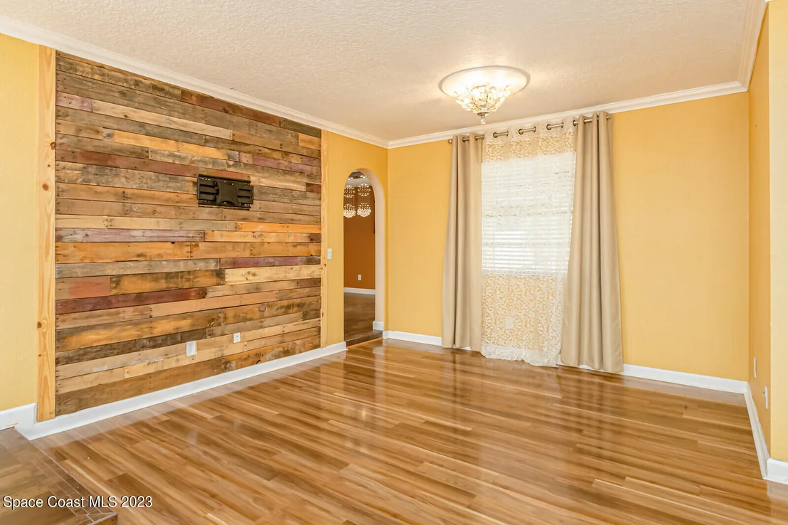 Photo of 2567 Wright Avenue
