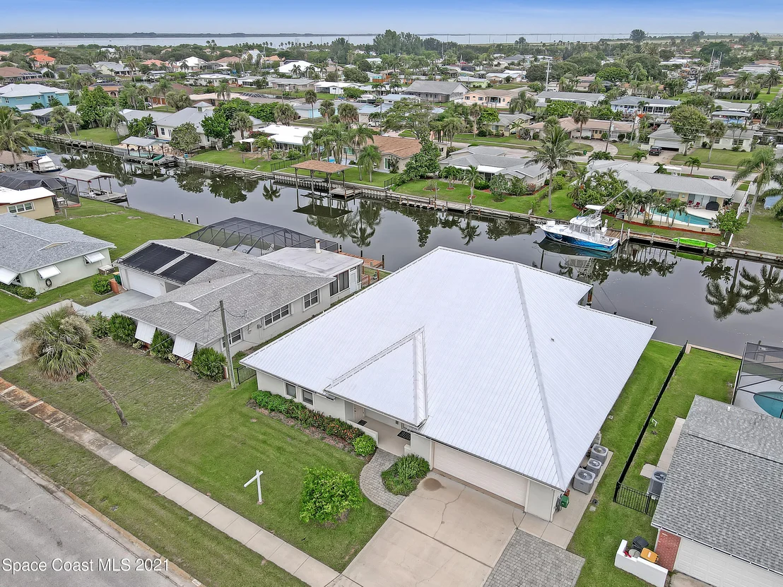 Photo of 457 Cardinal Drive