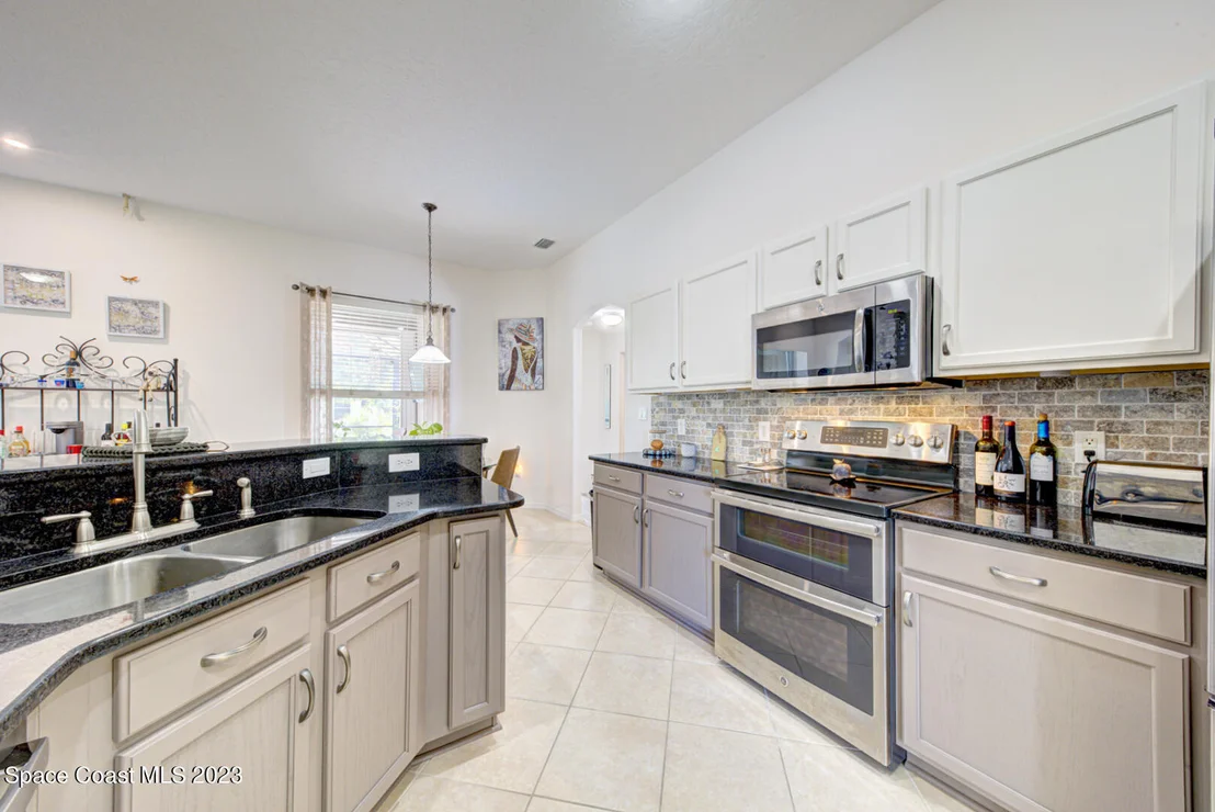 Photo of 1061 Meadowbrook Road NE