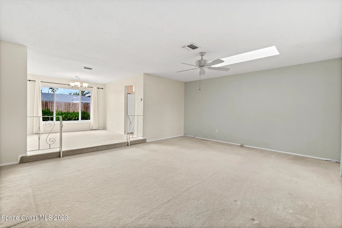 Photo of 909 Kings Post Road