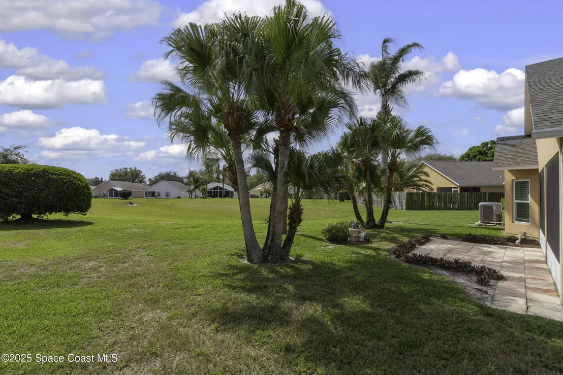 Photo of 1087 Pine Creek Circle NE
