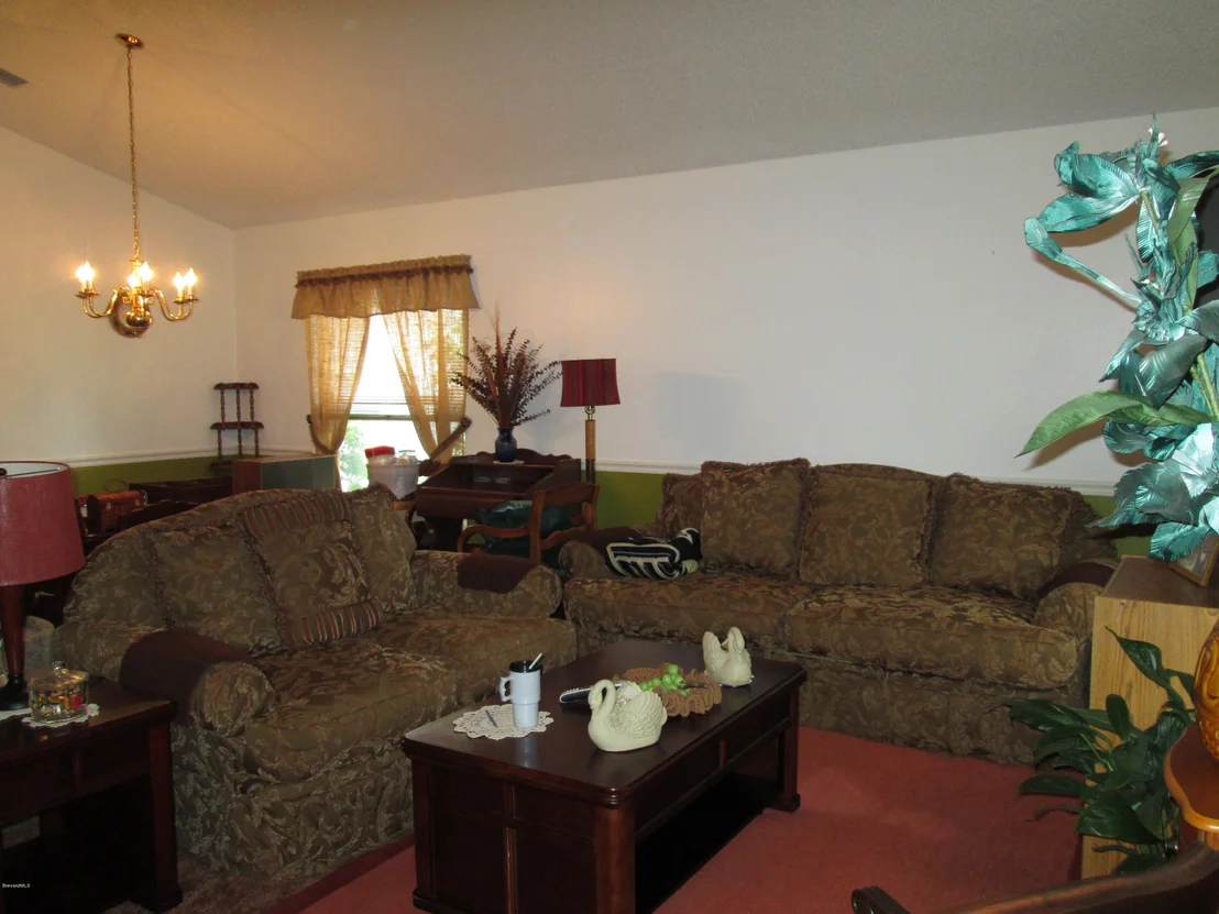 Photo of 940 Shaw Circle