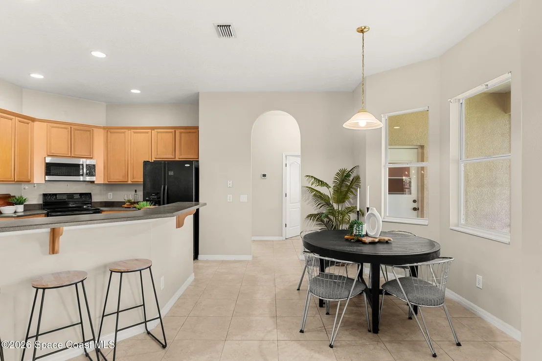 Photo of 1860 Windbrook Drive SE