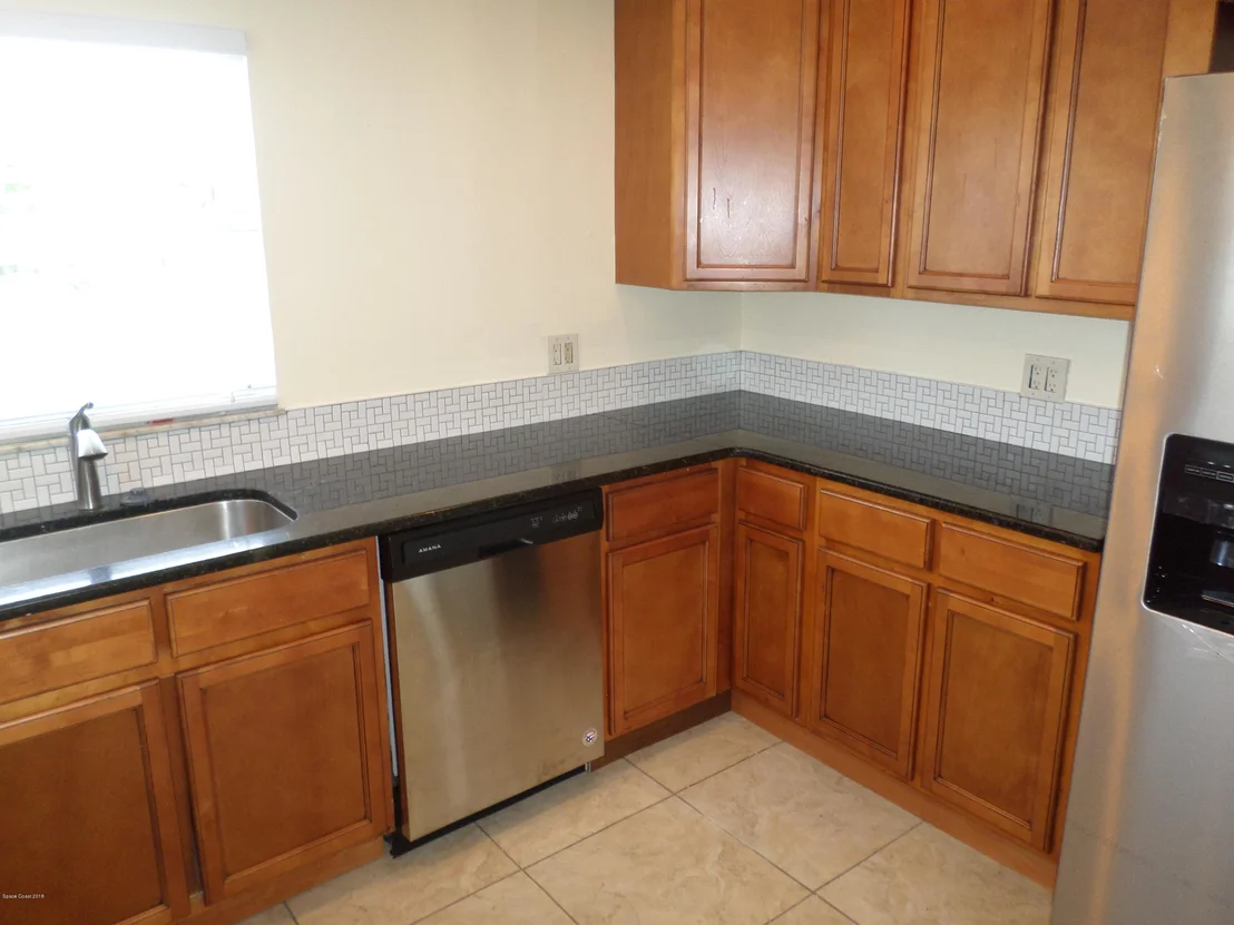 Photo of 1048 Illinois Road