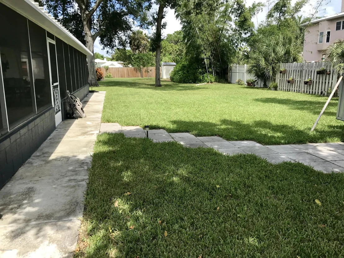 Photo of 727 Banyan Drive