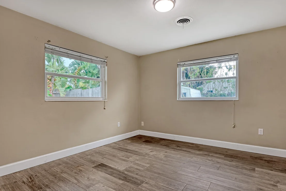 Photo of 355 Brewster Road