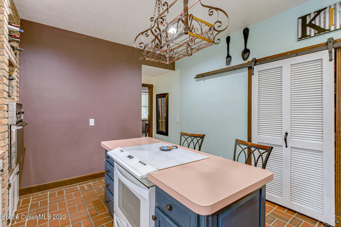 Photo of 2179 Turpentine Road