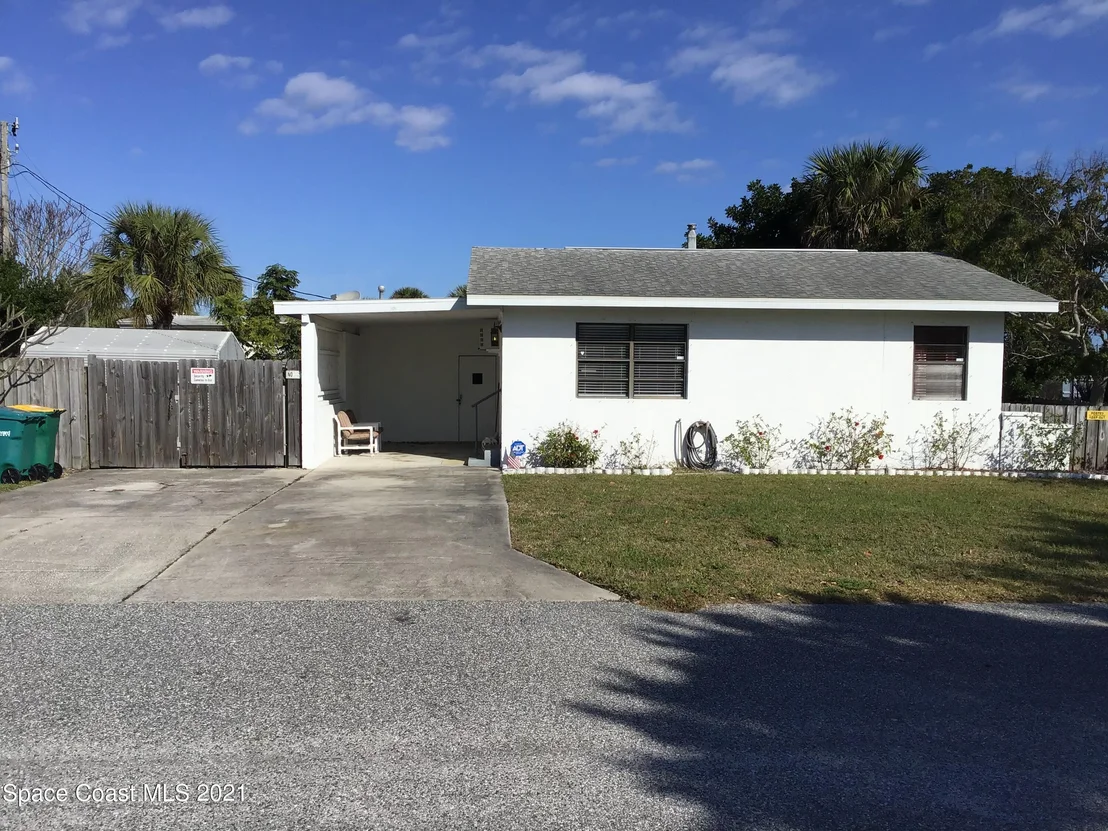 Photo of 301 Live Oak Lane