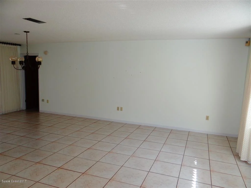 Photo of 1021 Sunswept Road NE
