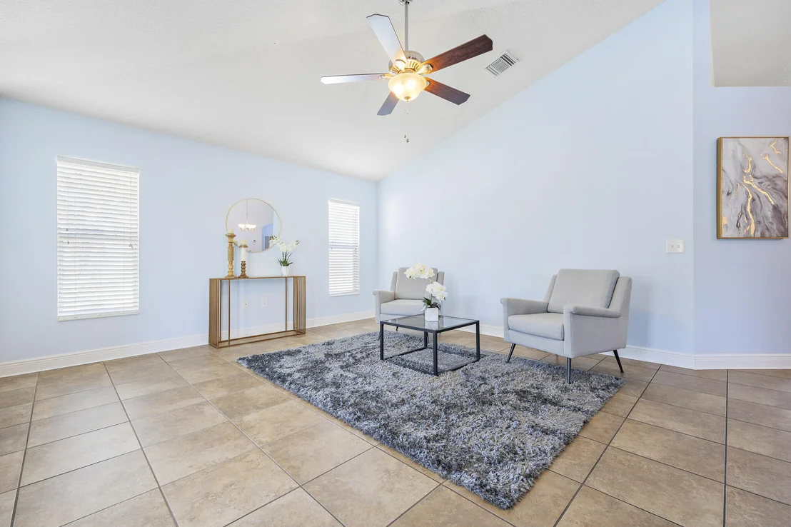 Photo of 552 Glenbrook Circle