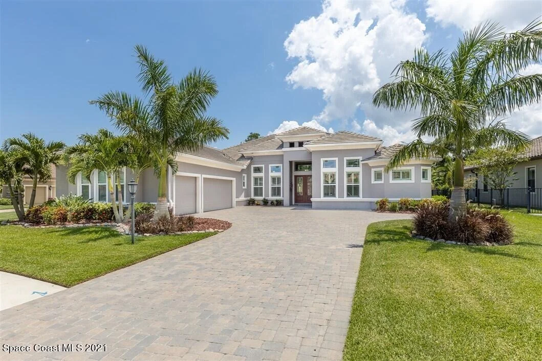 Photo of 823 Lorenza Place