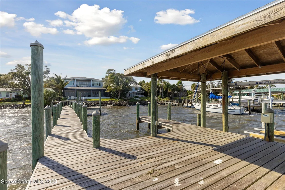 Photo of 3835 Riverside Drive