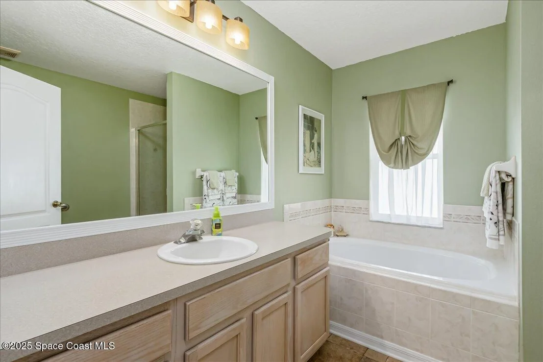 Photo of 1007 Pine Creek Circle NE